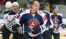 Воспитанник «Торпедо» забросил шайбу от синей линии в матче плей-офф КХЛ