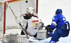 Листки хоккейного календаря. Неделя №26. 5-11 марта. Двое сходу, четверо бьются