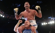 Новый промоутер Елеусинова пытается переманить потенциального соперника Головкина Сондерса