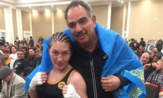 Тренер Головкина посетил дебютный бой казахстанки на профи-ринге