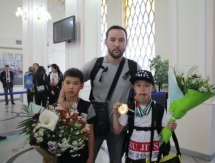 В Алматы с медалями чемпионата мира прибыли юные джитсеры