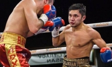 Непобежденный казахстанский боксер одержал восьмую победу в профи