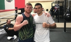 Стало известно имя следующего соперника тренировавшего «Канело» казахстанца