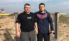«На тысячу болельщиков Хабиба найдете одного фаната Конора». Отец Нурмагомедова рассказал, как поддерживают его сына в Казахстане