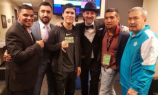 Елеусинов опубликовал командное фото перед дебютом в профи