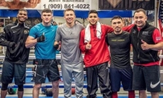Казахстанский нокаутер продолжает тренировки с Головкиным