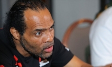 Менеджер Данияра Елеусинова объяснил выбор тренера для казахстанца