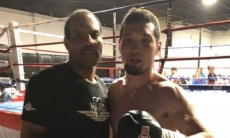 Данияр Елеусинов поздравил брата с досрочной победой над американцем