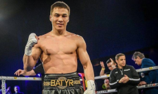 Джукембаев нокаутировал аргентинца и завоевал пояс WBC