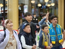 Исламхан и Сейдахмет встретились с болельщиками перед игрой с Азербайджаном