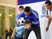 Исламхан и Сейдахмет встретились с болельщиками перед игрой с Азербайджаном