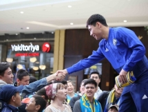 Исламхан и Сейдахмет встретились с болельщиками перед игрой с Азербайджаном