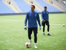 Фоторепортаж с предматчевой тренировки сборной Азербайджана в Астане