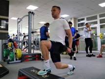 Фоторепортаж с тренировки «Иртыша» в тренажерном зале