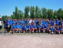 Фоторепортаж с посещения Сейдахметом и Зайнутдиновым футбольного центра «Тараз»