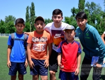 Фоторепортаж с посещения Сейдахметом и Зайнутдиновым футбольного центра «Тараз»