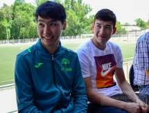 Фоторепортаж с посещения Сейдахметом и Зайнутдиновым футбольного центра «Тараз»