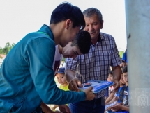 Фоторепортаж с посещения Сейдахметом и Зайнутдиновым футбольного центра «Тараз»