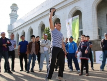 Казахстанский борец вольного стиля установил рекорд в национальном состязании