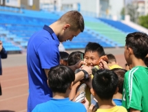 Игроки «Астаны» провели мастер-класс для воспитанников СДЮСШОР №8