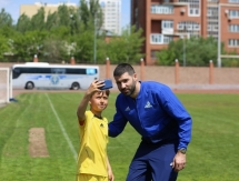 Игроки «Астаны» провели мастер-класс для воспитанников СДЮСШОР №8