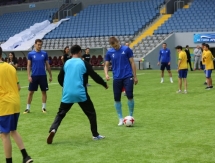 Игроки «Астаны» встретились с детьми из центра «Шанс»