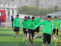 Фоторепортаж с предыгровой тренировки «Кызыл-Жара СК»