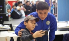 Исламхан и Сейдахмет встретились с болельщиками перед игрой с Азербайджаном