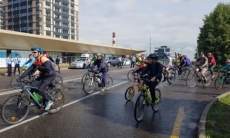 В Алматы состоялся массовый велопробег, посвященный Дню госсимволов РК