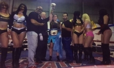 Казахстанку представили американской публике как чемпионку мира на вечере бокса без ее участия