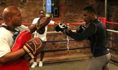 Тренер претендентов на отобранный у Головкина пояс предложил пари Сондерсу