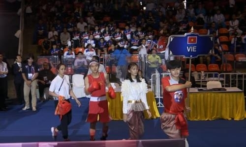 Видео финального боя, в котором казахстанке мог противостоять мужчина 