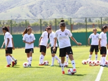 Фоторепортаж с тренировки женской сборной Казахстана до 17 лет в Талгаре