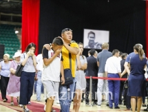 Фоторепортаж с гражданской панихиды по Денису Тену в Алматы