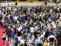 Фоторепортаж с гражданской панихиды по Денису Тену в Алматы