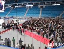 Астанчане простились с Денисом Теном на ледовой арене