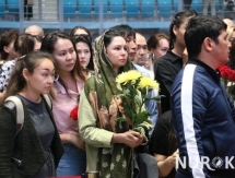 Астанчане простились с Денисом Теном на ледовой арене