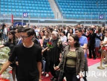 Астанчане простились с Денисом Теном на ледовой арене