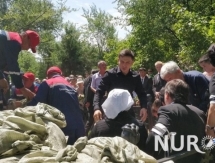 Дениса Тена похоронили в Алматы