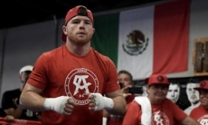 «Ему нравится трепать своим языком». «Канело» дерзко ответил тренеру Головкина