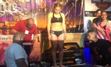 Казахстанская «GGG среди женщин» прошла взвешивание перед боем в США
