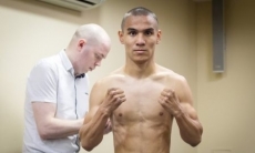 «Откусил больше, чем мог прожевать». Зарубежное СМИ — о нокаутированном казахстанце