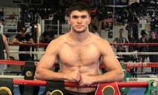 «На пути к мечте!» Казахстанский нокаутер сделал фото с Головкиным и его поясами в Big Bear