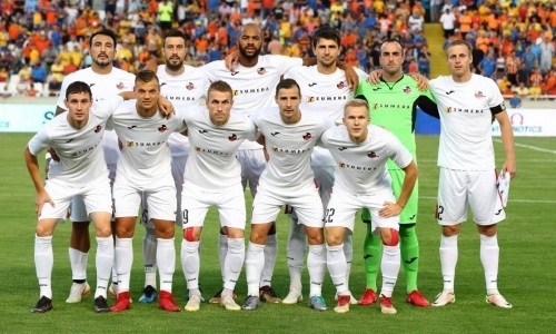 Команда казахстанского тренера потерпела крупное поражение в Лиге Чемпионов