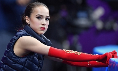 Как Олимпийская чемпионка разозлила фанатов веселым фото в день похорон Дениса Тена