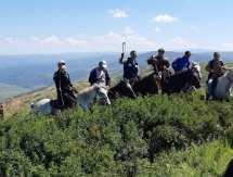Министр Мухамедиулы и известные казахстанцы участвовали в конном пробеге в Алматинской области
