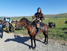 Министр Мухамедиулы и известные казахстанцы участвовали в конном пробеге в Алматинской области