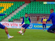 Фоторепортаж с тренировки «Жетысу» в Костанае