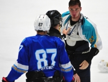 Появились фото драки на товарищеском матче «Снежные Барсы» — «Алтай» 2:2