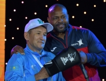 Великий Рой Джонс «зажег» целый стадион в Казахстане